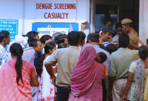 Indians queue to have their blood tested at a dengue screening ward at the All India Institute of Medical Sciences (AIIMS) hospital in New Delhi, 20 October 2006.