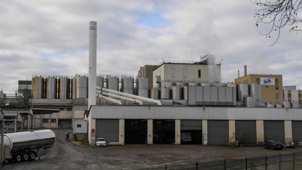 沙门氏菌的爆发可以追溯到其在法国西北部Craon镇的工厂中用于干燥奶粉的一座塔。