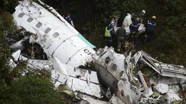 Restos del avión de Lamia.