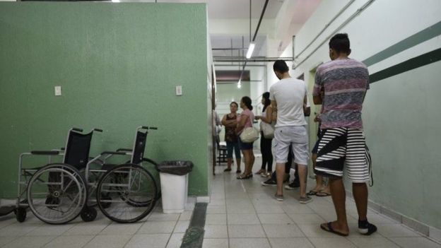 Colas para vacunarse de la fiebre amarilla en Minas Gerais, el estado más afectado.