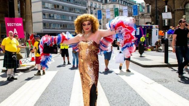 انطلقت الاحتفالات يوم 24 يونيو