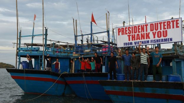 Ngư dân Việt Nam được Tổng thống Philippines Rodrigo Duterte trả tự do hôm 2/11/2016