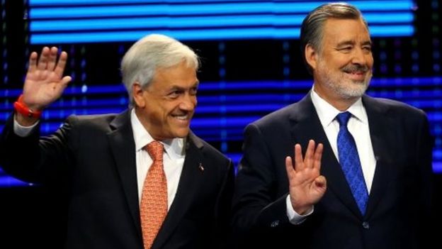 Sebastián Piñera (left) and Alejandro Guillier during a televised debate in Santiago, Chile. Photo: 6 November 2017