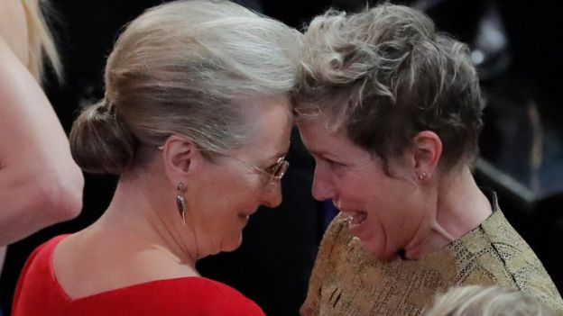 La premiada actriz Frances McDormand compartió un momento especial con Meryl Streep.