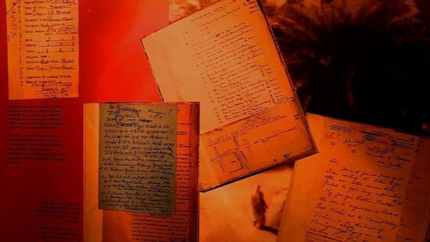 அருங்காட்சியகத்தில் வைக்கப்பட்டுள்ள பழைய கடிதங்கள்