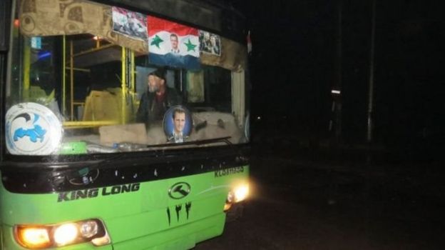 Hükümete ait otobüsler tahliye için bekletiliyor