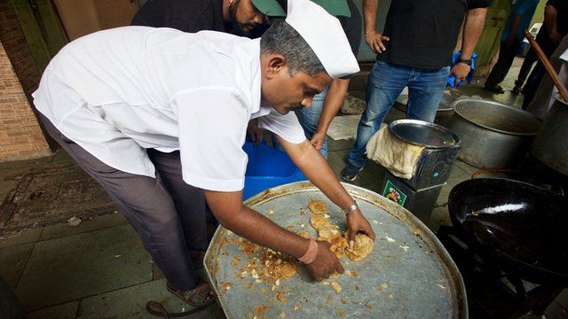 Dabbawala taking food