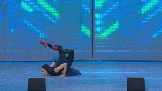 Dawns Greadigol/Cyfoes Unigol (99) / Solo Creative/Modern Dance (99)