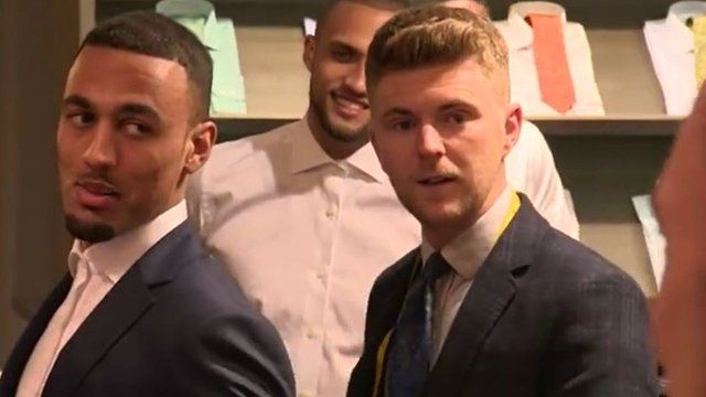 Oxford United players get new suits for Wembley