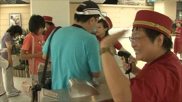 Singapore shoppers