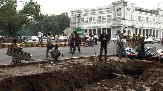 Unfinished walkway in central Delhi