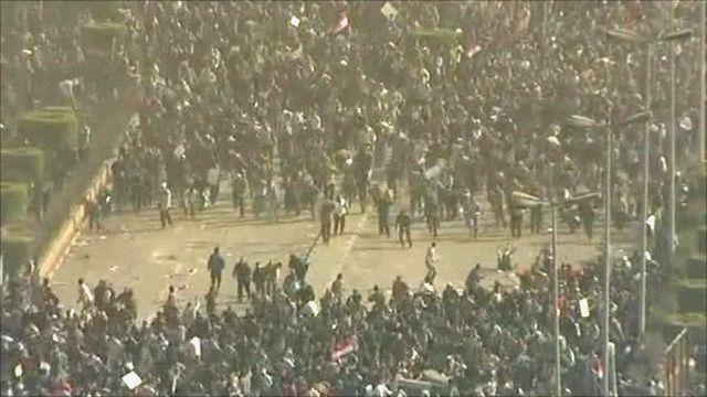 Pro and anti government protesters came together in Tahirir Square