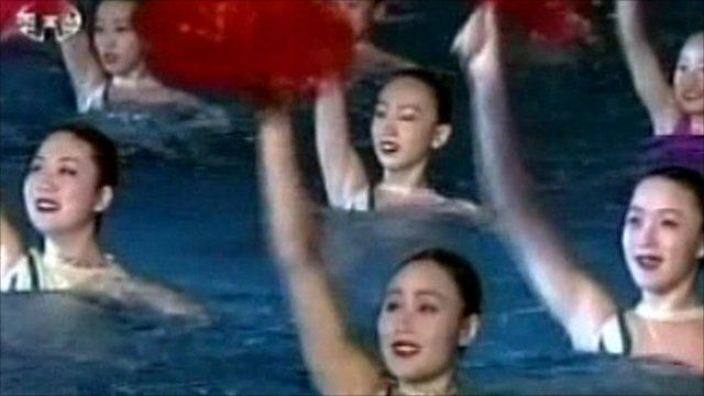 Synchronised swimmers