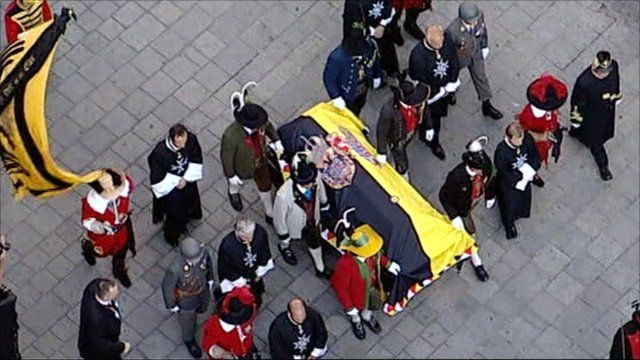 Otto von Habsburg's coffin is carried through the streets of Vienna