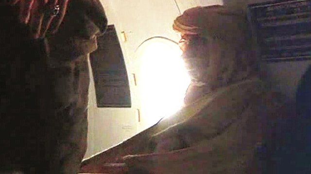 Saif al-Islam on plane to Zintan