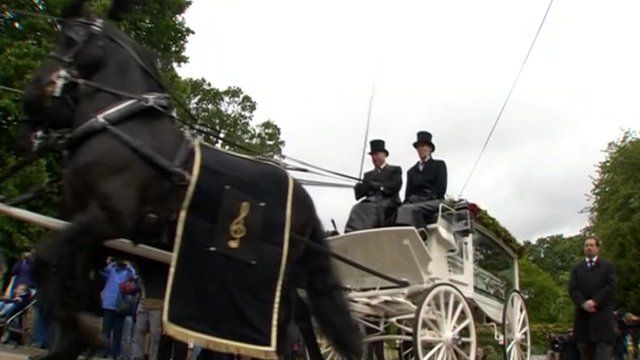 Robin Gibb's funeral cortege