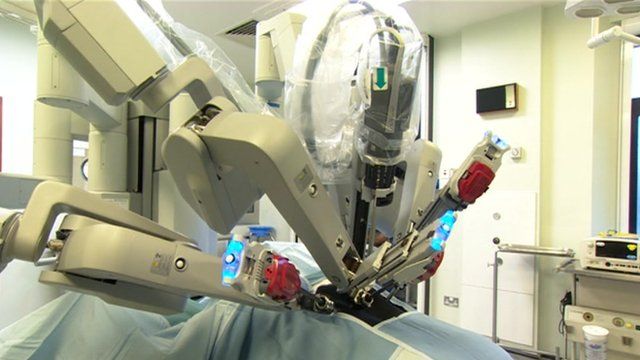 Bradford Royal Infirmary uses robot for surgery - BBC News