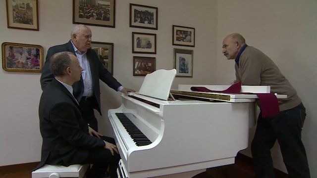 Картинки по запросу михаил горбачев piano