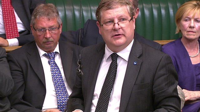 SNP MP Angus Robertson (centre)