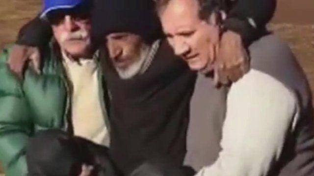 Raul Fernando Gomez Circunegui being rescued
