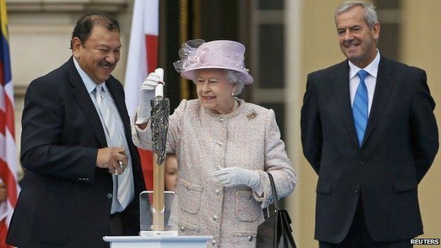 The Queen launches the baton relay