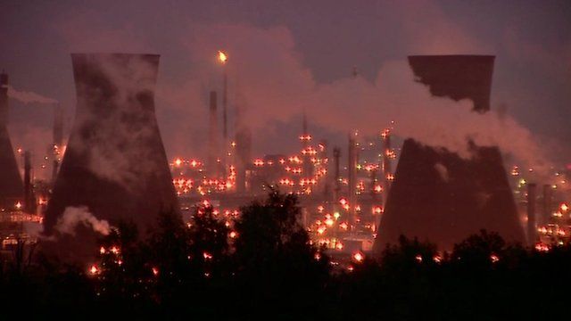 Grangemouth oil refinery at night
