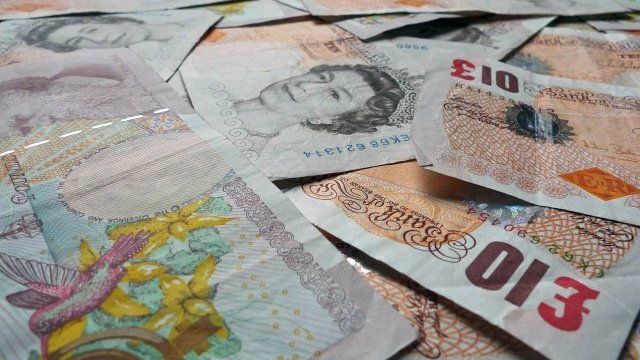 Ten pound notes