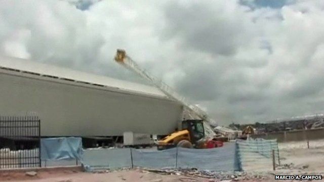 Moment Brazil crane collapses from amateur video