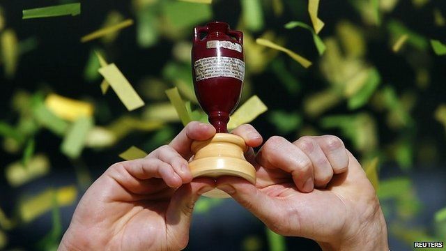 Ashes Urn