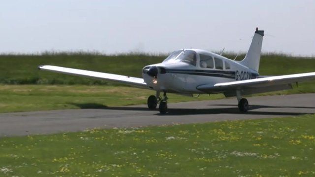 Cliff Parisi's plane touching down