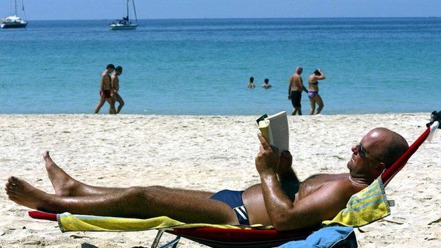 Tourist in Phuket a month after the tsunami
