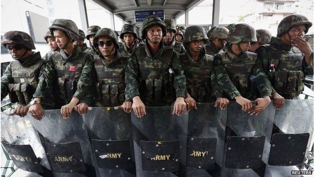 Thai troops line up in Bangkok