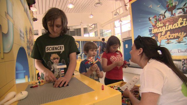 Children at Lego therapy