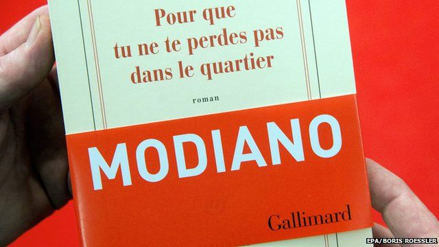 Close up of cover of book by Patrick Modiano "Pour que tu ne te perdes pas dans le quartier"