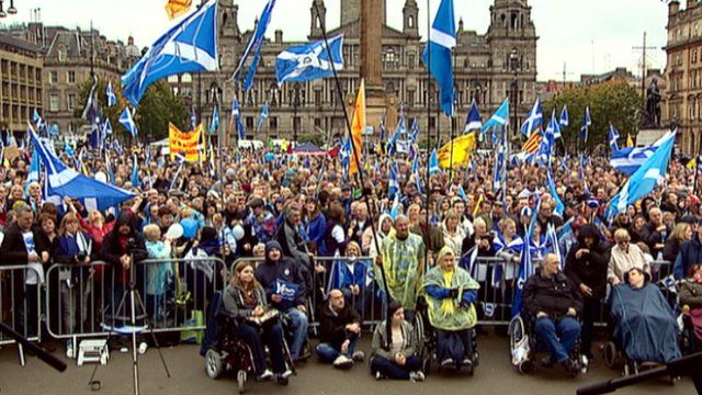 Crowd in George Square