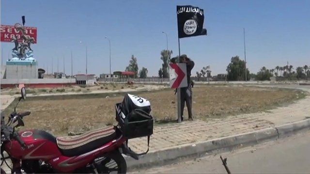 IS flag in Ramadi