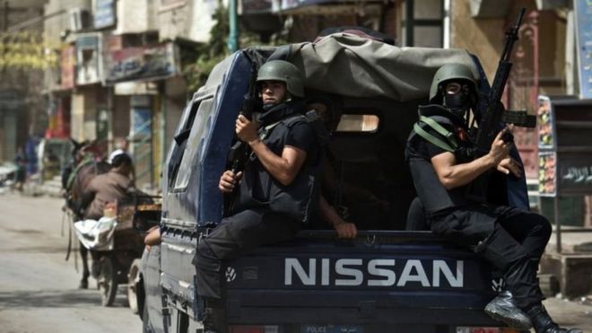 خبراء أمميون يطالبون مصر بعدم تنفيذ حكم بإعدام 6 أشخاص أدينوا بقتل شرطي
