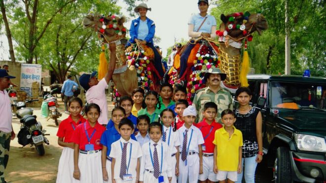 இந்த ஒட்டக ஊர்வலம் குஜராத்தில் 443 கிலோ மீட்டர் மற்றும் ராஜஸ்தானில் 609 கிலோமீட்டர் தொலைவையும் கடந்து வந்துள்ளது.