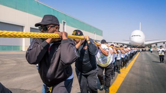 துபாய் போலீசார்