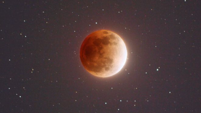 Ilustración de una Luna grandiosa y rojiza este 31 de enero Nasa
