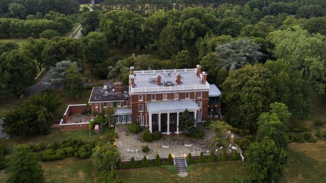 Russia hacking row: Moscow demands US return seized mansions