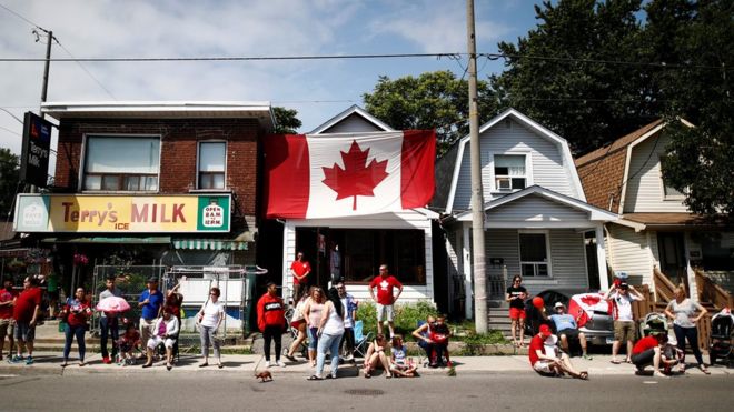 உலகிலுள்ள நன்னீரில் ஐந்தில் ஒரு பகுதியும் கனடாவில்தான் உள்ளது.