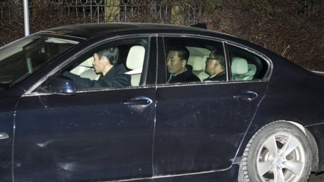 Ri Yong-ho (R) and his delegation in Stockholm, Sweden (15 March 2018)