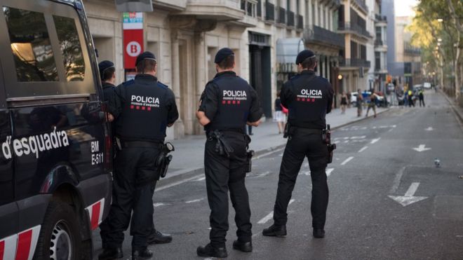 Policías en alerta en Barcelona