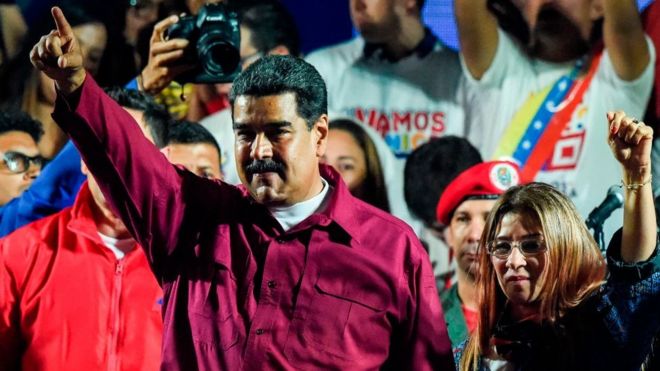 Maduro junto a su esposa, Cilia Flores.