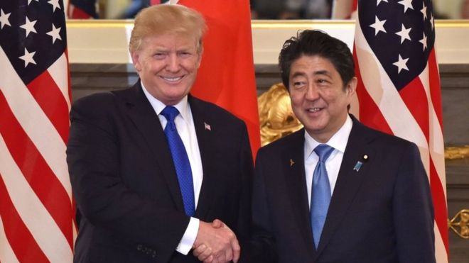 Bwa. Trump na mwenyeji wake Shinzo Abe, katika ziara yake ya kwanza nchini Japan na Bara Asia kama Rais wa Marekani