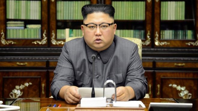 Kim Jong-un leyendo su comunicado el 22 de septiembre de 2017.
