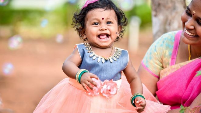 மழலையின் சிரிப்பில் - வே. சசிக்குமார், கோவை