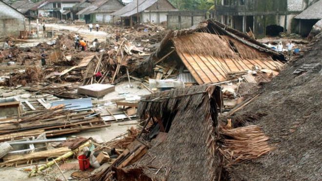 2004 - இல் உலகையே புரட்டிப்போட்ட சுனாமி