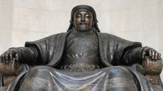 Una estatua de Gengis Kan